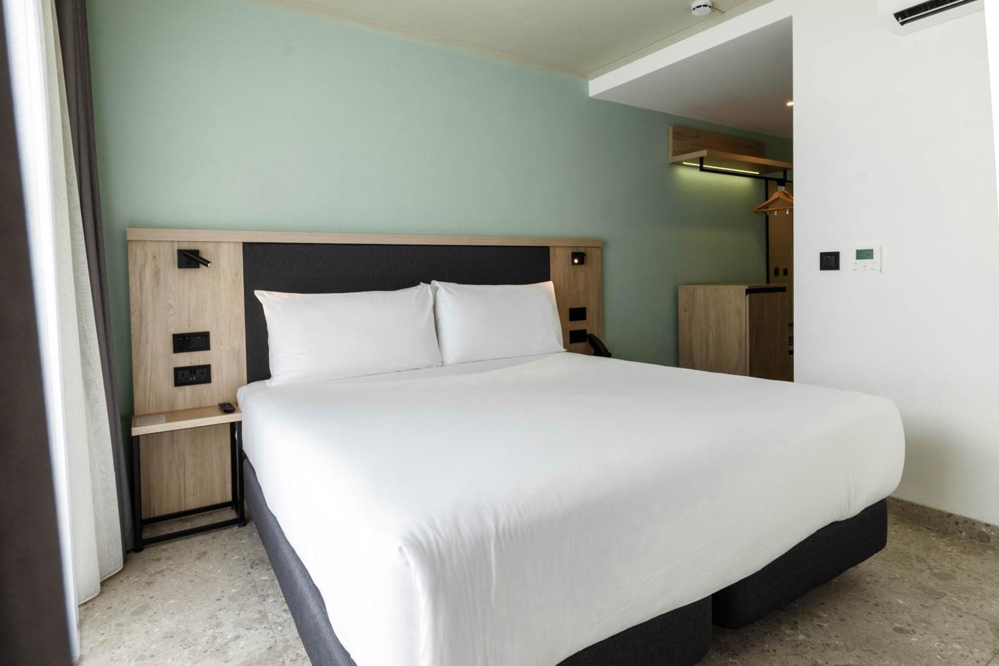 Hotel Levante St Julian'S, Affiliated By Melia San Ġiljan Extérieur photo